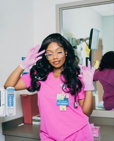 Phlebotomy Picture Ideas, Phlebotomy Black Women, Black Travel Nurse Aesthetic, Lpn Nursing Graduation Pictures, Pink Scrubs Uniform, Travel Nurse Aesthetic Black Women, Phlebotomist Photoshoot Ideas, Black Phlebotomist Aesthetic, Black Doctors Women Goals