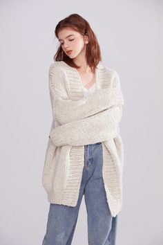 "New design for this winter! Oversize sweater gives you super warm and stylelish looking! Feastures: * open front cardigan * oversize looking * drop-shoulder sleeves * 70% wool / 30% acrylic chunky blended yarn Size: S(us 0-4) M(us 6-8) L(us 10-12)XL(US 14-16). Pls. choose size and color options. Size Measurements: S: chest 47\"(120cm), length -25\"(64cm) M: chest - 51\"(130cm) length - 27\" (68cm) L: chest 55\"(140cm), length- 28\"(70cm) XL: chest 59\"(150cm), length - 29\"(75cm) If you want it Lace Turtleneck, Oversize Pullover, Oversize Sweater, Sweater Chunky, Cardigan Oversized, Woman Sweater, Short Cardigan, Oversize Women, Yarn Sizes