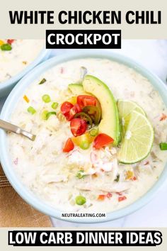 Looking for healthy crockpot recipes? We have a creamy keto white chicken chili recipe that the entire family will love! This chicken recipe is high in protein and low carb! Give our easy crockpot white chicken chili a try for your next family dinner! White Chicken Chili Crockpot, Healthy White Chicken Chili, White Chicken Chili Recipe Crockpot, Chili Crockpot, White Chicken Chili Recipe, Chicken Chili Crockpot, Creamy White Chicken Chili, Crockpot White Chicken Chili