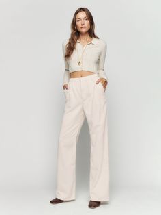 Power pants. The Montauk is a high rise, full length pant with a fitted waist, pleat detailing, and a relaxed fit for some extra comfort. Loungewear Chic, Fall Wardrobe Staples, Outfit Inspiration Women, Denim Outfits, Chic Summer Outfits, Cute Spring Outfits, Neutral Outfit, Fashion Lookbook, Sustainable Clothing