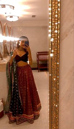 Diy Saree Dress Ideas, Aesthetic Lehenga Simple, Lehenga Selfie, Casual Lengha, Lehenga From Scratch Ideas, Garba Dress Ideas, Lehenga Mirror Selfie, Gujarati Saree Look, Simple Lehenga Designs Classy