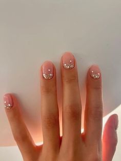 Short Nail Designs Minimal Winter, Korean Winter Nails, Cute New Years Nails, Best Winter Nail Colors, Korean Nail Designs, Nail Art Short Nails, Japanese Beauty Products, Winter Nail Colors, Jewelry Japanese