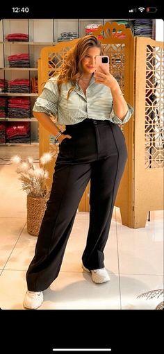 Outfits Gorditas, Flattering Outfits, Office Outfits Women, Elegante Casual, Casual Work Outfit, Stylish Work Outfits