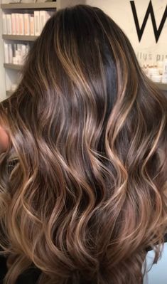 Sleek Short Hair, Blonde Highlights On Dark Hair, Ash Brown Hair, Hair Color Caramel, Hair Color Formulas, Brunette Hair With Highlights, Dark Hair With Highlights