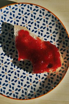 Step-by-step Guide to Strawberry Jam Making Strawberry Jam, Summer Fruit Recipes, Macerated Strawberries, The Elephant In The Room, Canning Fruit, Strawberry Jam Recipe, Elephant In The Room, Winter Fruit, Summer Jam