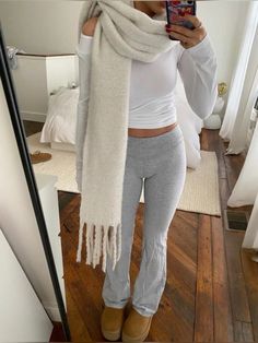 Flared Legging Outfit, Flare Leggings Outfit, Lounge Outfits, Look Adidas, Looks Pinterest, Clothing Aesthetic