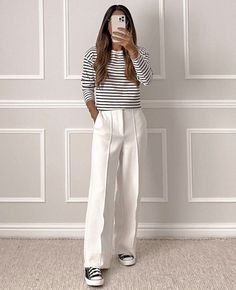 Tan Pants Navy Top Outfit, Tee And Trousers Outfit, Style For Small Women, Expensive Mom Outfit, Women’s Style Over 50, Cream Cords Outfit, Women’s Fashion Spring Summer 2023, Classic Modern Style Fashion, Jcrew Style Inspiration 2023