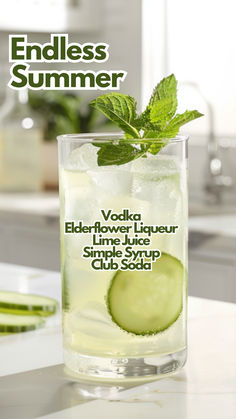 Endless Summer Vodka Mojito, Classic Vodka Cocktails, Vodka Cocktails Easy, Fun Party Drinks, Simple Syrup Cocktails, Bartender Drinks Recipes, Summer Vodka Cocktails, Mint Simple Syrup