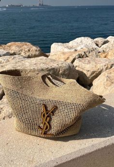 Mood Idea, Summer Beach Bag, Mode Zara, Straw Tote Bag, Summer Memories, Straw Tote, Armani Wallet, Fendi Belt