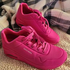 Super Cool Hot Pink Skechers Street Uno. Air Cooled Memory Foam. Brand New W/O Tags. Size 7 Pink Skechers, Skechers Shoes, Super Cool, Memory Foam, Hot Pink, Athletic Shoes, Size 7, Women Shoes, Brand New