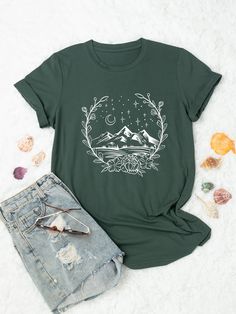 Printed Tee Women, Casual Preppy Outfits, Cute Preppy Outfits, Wave Print, Round Neck Tees, Loose Outfit, Preppy Outfits, Graphic Tees Women