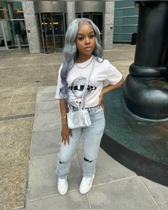 Grey And White Outfits Black Women, Amiri Shoes Outfit Black Women, Grey Jordans Outfit, Ptso Outfits, Grey Outfit Ideas, Gray Shoes Outfit, Walking Aesthetic, Balenciaga Outfit, Grey Jeans Outfit