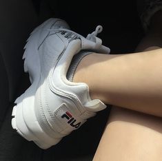 White Sneaker, Puma Sneaker, Pretty Woman, Aesthetic Wallpapers, Sneakers