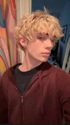 Blond Shaggy Hair Men, Short White Guy Haircut, Men's Bleached Hair, Short Blonde Wavy Hair Men, Men Grunge Hair, Blonde Shaggy Hair Men, Guy With Bleached Hair, Dyed Male Hair, Blond Dyed Hair Men