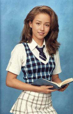 pokimane on X: "finally got my yearbook photos back 🤓 https://t.co/nshLc05AY9" / X Yearbook Photoshoot, Celebrity Yearbook Photos, Yearbook Pictures, Photos Of Michael Jackson, American Photo, Nerd Fashion, High School Outfits, Yearbook Photos, Body Reference Poses