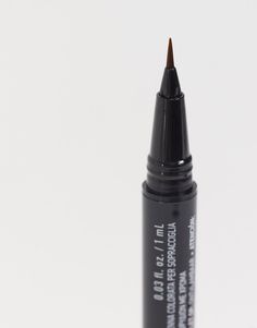 Feutre pour sourcils par NYX Professional Makeup Lorsque la pince à épiler a dérapé Applicateur à micro pointe Pour créer des lignes fines et épaisses imitation poils Formule modulable Tenue : jusqu'à 16 heures Ne déteint pas et ne coule pas Le produit ne peut pas être renvoyé pour des raisons d'hygiène Brow Tint, Brow Pen, Brow Tinting, Nyx Professional Makeup, Professional Makeup, Nyx, Asos, Make Up, Pen