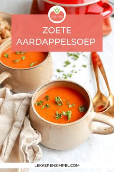 two bowls of tomato soup with text overlay that reads, zete aarpapelsoep