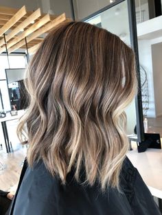 Brunette Hair With Blonde Highlights Short Length, Melireba Ombre, Lots Of Babylights, Beach Blonde Brunette, Short Hair With Baylage, Going From Brunette To Blonde Ideas, Brown Foils In Blonde Hair, Bronde Balyage Short Hair, Blonde Balayage On Dark Hair Medium