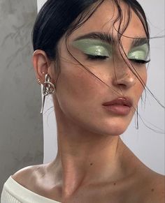 Drag Make-up, Rainbow Makeup, Smink Inspiration, Green Eyeshadow, Make Up Inspo, Eye Makeup Art, Editorial Makeup, Makeup Goals, Face Card