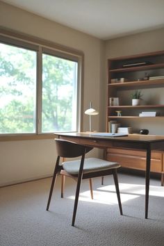 Uncluttered mid century modern home office ideas showcased in neutral tones home office ideas mid century modern Modern Boho Home Office, Office Decor Mid Century Modern, Boho Home Office, Modern Boho Home, Mid Century Modern Boho