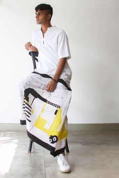 Batik Sarong | Longyi | Malong | Unisex | One Size | Handmade | Yellow & Black Tuk Design Traditional White Cotton Sarong, White Printed Cotton Sarong, Traditional White Batik Print Sarong, Batik Sarong, Beard Fade, Tuk Tuk, Cotton Gifts, Style Expert, Etsy Fashion