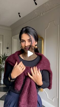 How To Wear A Scarf Around Your Neck, Hairstyles For Short Hair Bun, Home Chores, Short Hair Bun, Clothes Hacks, Ways To Wear A Scarf, Scarf Tie, Clothing Tips, Wear A Scarf