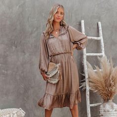 Brand New With Tags Size Xl Chic Flowy Boho Dress Midi Length, Chic Flowy Boho Midi Dress, Long Sleeve Midi Dress With Ruffles For Day Out, Beige Midi Dress For Date Night In Fall, Beige Midi Dress For Fall Date Night, Beige Fall Midi Dress For Date Night, Elegant Boho Midi Dress For Spring, Elegant Boho Midi Dress For Day Out, Flowy Midi Boho Dress For Fall