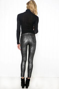 F00234668-19298 Trendy Metallic Leggings For Fall, Metallic Leggings For Night Out In Fall, Fitted Metallic Leggings For Fall, Chic Metallic Winter Bottoms, Metallic Fitted Bottoms For Winter, Metallic Leggings For Fall Party, Fitted Edgy Bottoms For Fall, Edgy Fitted Bottoms For Fall, Fall Party Metallic Leggings