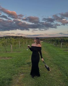 What to Wear to a Winery + 9 Outfit Ideas - Lux & Concord Winery Party, Eclipse Party, Outfit Ideas For Spring, Party Outfit Ideas, Party Attire