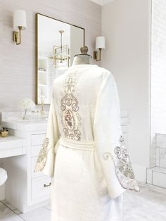 Lale Embroidered Lace White Women's Bathrobe Set, Elegant Luxury Robe Vintage Style Embroidery, Spa Lounge, Womens Bathrobes, Luxury Robes, Terry Robe, Soft Robes, Whisks, Bathroom Spa, Women's Robe