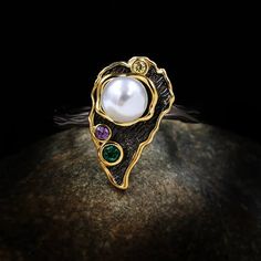 Luxurious Vintage Freshwater Pearl and Crystal Black Gold Ring – Glam Duchess Silver Rings Vintage, Pearl Jewelry Ring, Cubic Zirconia Wedding Rings, Leave Pattern, Pearl Rings Vintage, Elegant Wedding Rings, Luxury Wedding Rings, White Pearl Ring, Italy Jewelry