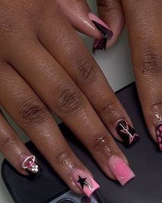 Medium Size Acrylic Nails Designs, Nail Ideas Gel X Square, Cute Nail Inspo Square, Freestyle Short Nails, Nails Designs 2024, Middle Length Nails, Dope Nails Square, Short Nail Sets Acrylic, Nails Middle Length