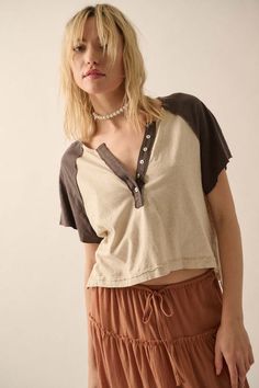 Casual Brown Henley Neckline Top, Summer Linen Tops With Henley Neckline, Linen Henley Neckline Tops For Summer, Linen Tops With Henley Neckline For Summer, Collared Sweatshirt, Shell Buttons, Raglan Tee, Knitted Tshirt, Crop Sweatshirt