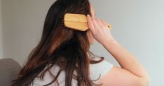 I'm a top hair doctor and this is what I don't do in the winter. Hair Lookbook, Vintage Hairstyle, Refinery 29, Hair Doctor, Hair Secrets, Hair Cuffs, Hair Turban, Hair Frizz, Hair Techniques