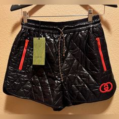 New Authentic Gucci Gg Logo Quilted Shorts In Perfect Condition. Never Worn And Still With Tags Attached. Shorts Have The Classic Gucci Gg Logo On The Left Leg. 2 Zipper Pockets Color Black / Red Size S Will Comfortably Fit A Waist 28” - 30” Measurement From Waistband To Bottom Hem 13.5” Gucci Black Shorts, Gucci Shorts, Quilted Shorts, Gg Logo, Gucci Black, Zipper Pocket, Black Red, Black Color, Black And Red