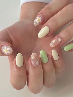 40+ Cute Back to School Nail Art for Girls - HubPages Short Nail For Summer, Nail Ideas For Short Nails French Tips, Traveling Nails Ideas, Cute Summer Nails Ideas, Spring And Summer Nails 2024, Cute French Tip Nail Designs For Summer, Cute Summer Nails Short Simple, Acrylic Summer Nails 2024, Summery Nails 2024 Short