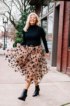 How to style leopard print, how to style animal print, spring fashion styles, dresses for spring and Easter, sweater dresses for spring, dresses for spring workwear Midi Skirt, Fashion Outfits