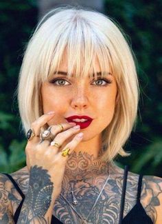 Fringe Bob Haircut, Fringe Bob, Fringe Hairstyle, Κούρεμα Bob, Short Haircut Styles, Bob Haircut With Bangs, Fringe Hairstyles, Medium Hairstyles, Short Bob Haircuts