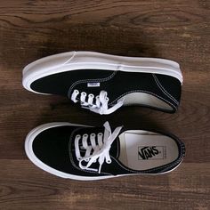 Vans Vault Outfit Men, Black Shoes Men Casual, Vans Shoes For Men, Vans Shoes Men, Vans For Men, Vans Outfit Men, Van Shoes, Vans Authentic Black