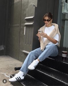 Elevated Spring Outfit, Cass Dimicco Style, Basic Fashion Outfits, Cass Dimicco, Mom Inspo, Trip Fits, 10 Winter Outfits, Looks Adidas, Europe 2023