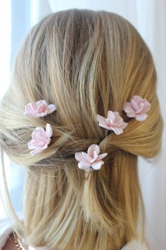 Flower Hair Pins Wedding, Floral Hair Accessories, Floral Hair Vine, Pink Flower Hair, Hair Pins Wedding, Bridal Hairdo, Flower Hair Pins, Floral Hair Pins, Hairdo Wedding