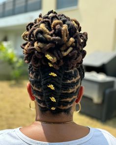 25 Impressive Flat Twist Loc Styles For A Unique Look Criss Cross Barrel Twist Locs, Flat Twist Locs, Barrel Twist Locs, Loc Retwist Styles For Women, Twist Loc Styles, Loc Ponytails, Loc Updos, Dreadlocks Hairstyle, Twist Locs