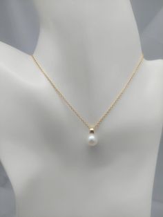 Akoya Pearls, Pearl Pendant, Minimalist Jewelry, Pearl Jewelry, Gold Jewelry, Pearl Necklace, Chain Necklace, Gold Necklace, Chain