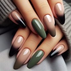 Winter Nails Colors 2024, Nail Ideas Winter 2024, Dark Autumn Nails, Unghie Sfumate, Pretty Nail Art Designs, Makijaż Smokey Eye, Estilo Punk, Hot Nails, Chic Nails