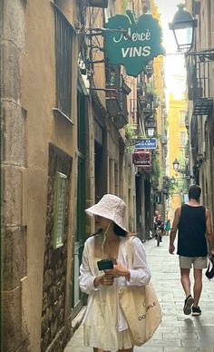 Fake Pictures, Fashion People, Vietnam Travel, European Summer, Instagram Inspo, Insta Photo Ideas, Summer Travel, Travel Outfit, Summer Aesthetic