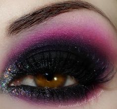 Love love this shade of black and purple with silver glitter on the inner corner of the eye Party Make-up, Scene Makeup, Smoky Eyes, Makijaż Smokey Eye, Elegant Makeup, Eye Make, Pretty Eyes, Cute Makeup, Beautiful Makeup