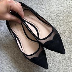 Pour La Victorie Bibi Flats! Incredibly Made Black With Scalloped Detail Flats. I Love This Brand Of Shoe, Got Some Good Wear On The Bottom But Front Looks Brand New! Retail For Around 90-100 So Selling For Half! Black Pointed Flats, Pointed Flats, Best Wear, Love This, Size 7, I Love, Women Shoes, Brand New, Plus Fashion