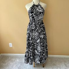 - New With Tags - Self Tie Halter Neck - Open Back - Wrap Dress - 100% Cotton - Machine Washable - Black And White Style 212w-602-C1260 Clos2934 Rachel Comey Dress, Sazerac, Black And White Style, Rachel Comey, Dress 100, White Style, Halter Neck, Open Back, Wrap Dress