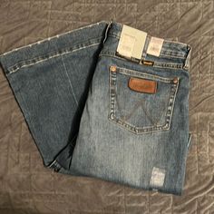 Wrangler Bellbottons 32x34 Brand New, Never Worn, With Tags Wranglers For Women, Wishlist Ideas, Country Style Outfits, Christmas Board, Western Jeans, Wrangler Jeans, Country Christmas, Country Outfits, Fit Check