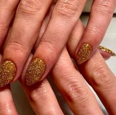 NuGenesis Nails on Instagram: "Getting ready for the new year with this gorgeous nail set by @nails.byjess07 using NL-02 Copper Top ✨ 

Which NuGenesis dip powder will you wear to ring in the New Year? 💅🏻 

Visit us at www.nugenesisnails.com

#nugenesis #nugenesisnails #dippowder #dipnails #dippowdernails #dipmanicure #nailtech #winternails" Copper Top, Gorgeous Nails, Copper